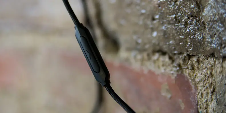 A photo of the V-Moda Crossfade LP-2.
