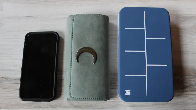 Here's the EllieGrid next to my wallet and iPhone X.