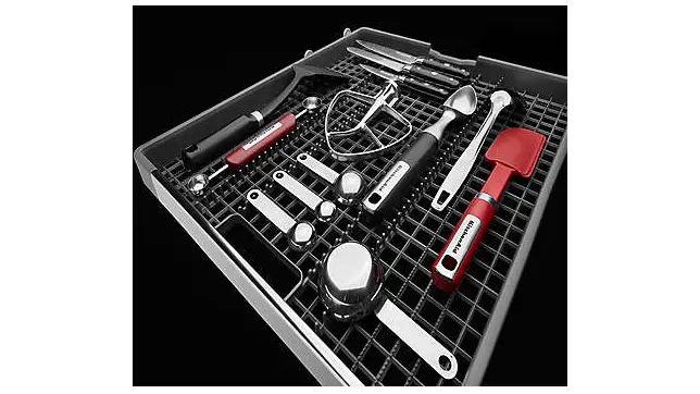 Third rack on  the KitchenAid KDTE334GPS