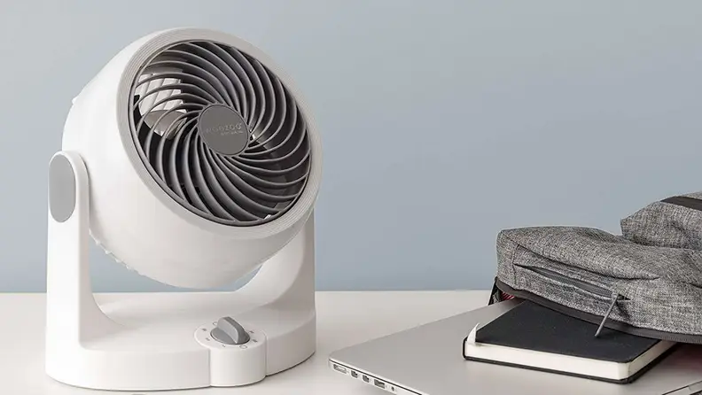 The Woozoo HD15NU circulator fan.