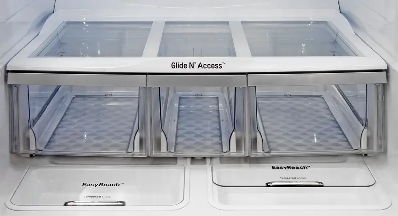 The LG LMXS30786S's three drawers slide very smoothly, and do a good job despite the lack of hands-on humidity controls.
