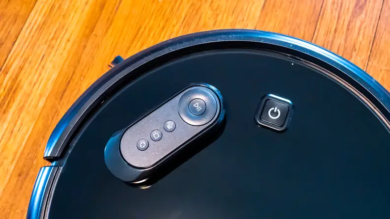 The K600 doesn't have an app, but it does have a remote.