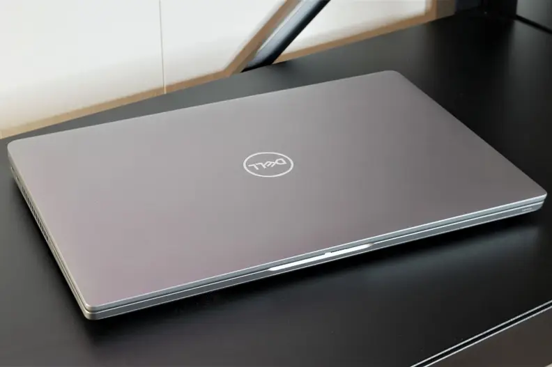 A photo of the Dell Latitude 5420 closed