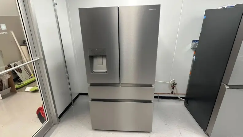 The Hisense HRM260N6TSE sits in the fridge testing lab.