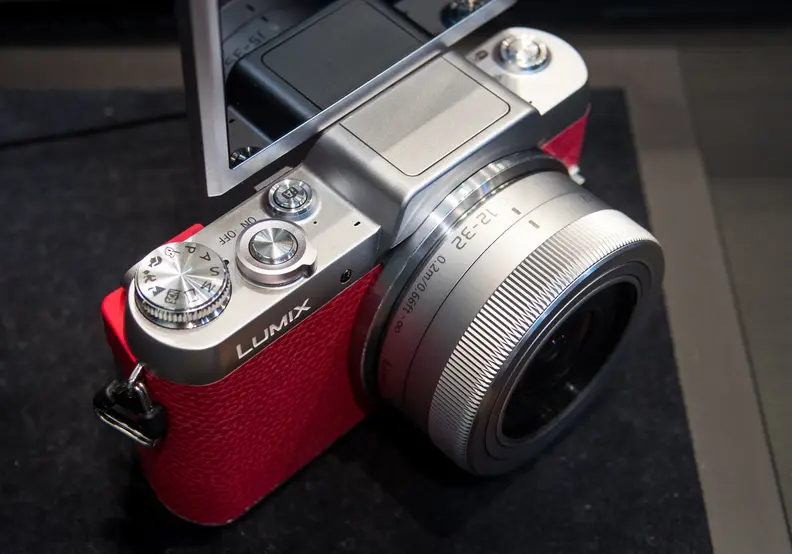 Panasonic Lumix GF7 – Top Controls