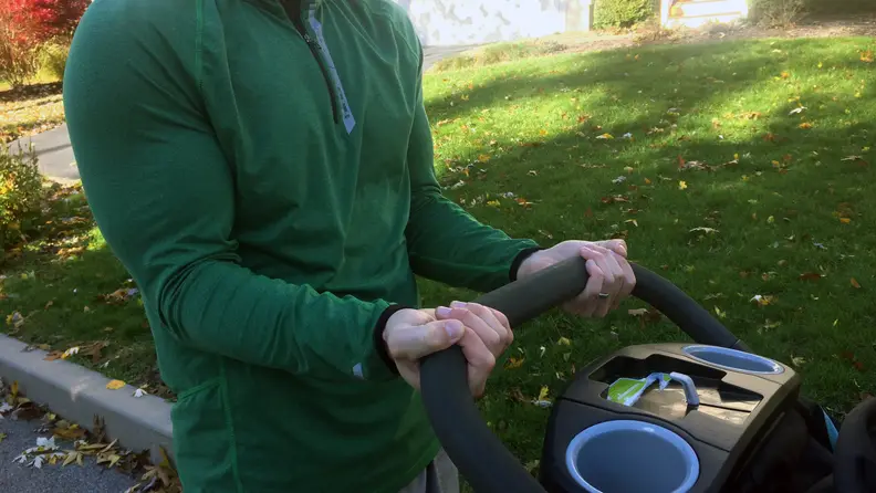 How to exercise with your stroller-bicep curls