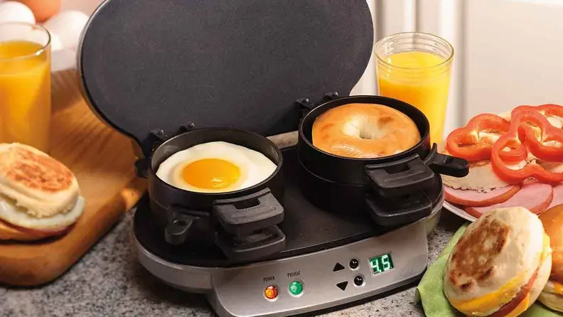 Breakfast sandwich maker