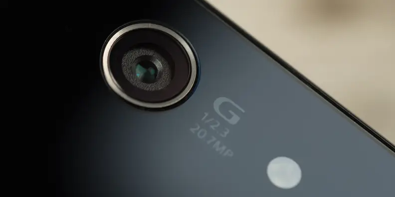 A photograph of the Sony Xperia Z3 Compact's camera.