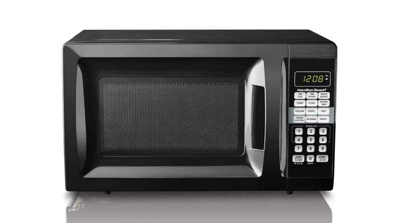 Affordable and basic, Hamilton Beach makes a great microwave for college students.