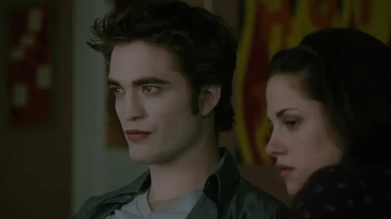 Bella (Kristen Stewart) and Edward (Robert Pattinson) in Twilight: New Moon.