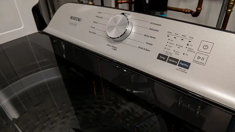Shot of the control panel on the Maytag MVW6500MBK.