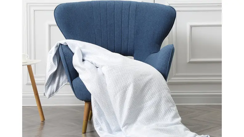 A BlanQuil Chill weighted blanket