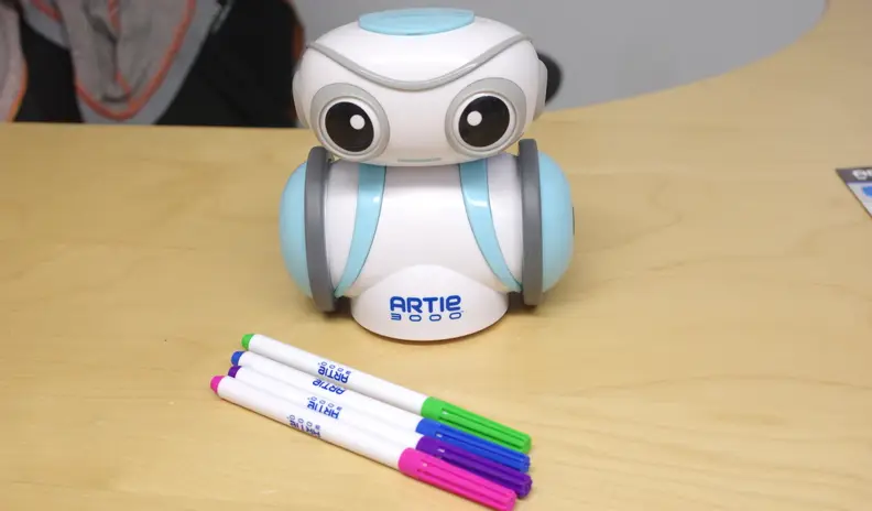 Artie 3000 is a drawing robot who comes with four washable markers.
