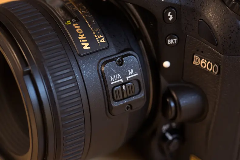 Like other G-series primes, the 50mm f/1.4 includes a M/A mode that lets you override the autofocus motor with manual adjustments.