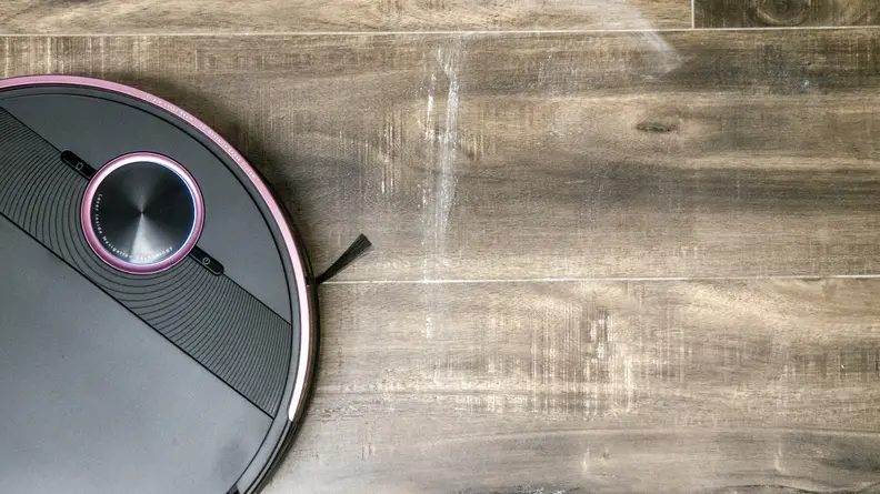 The results of the GRV-5011 mopping a hardwood floor