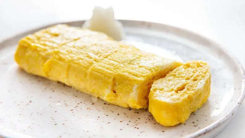 Tamagoyaki (Japanese omelette)