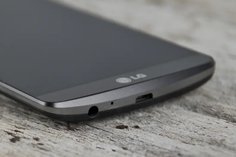 A close-up photo of the LG G3's headphone jack.
