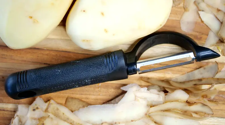 Messermeister Pro Touch Fine Edge Swivel Peeler