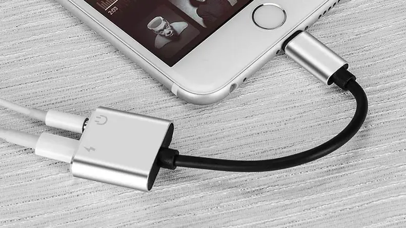 Dertay iPhone headphone adapter for Apple iPhone
