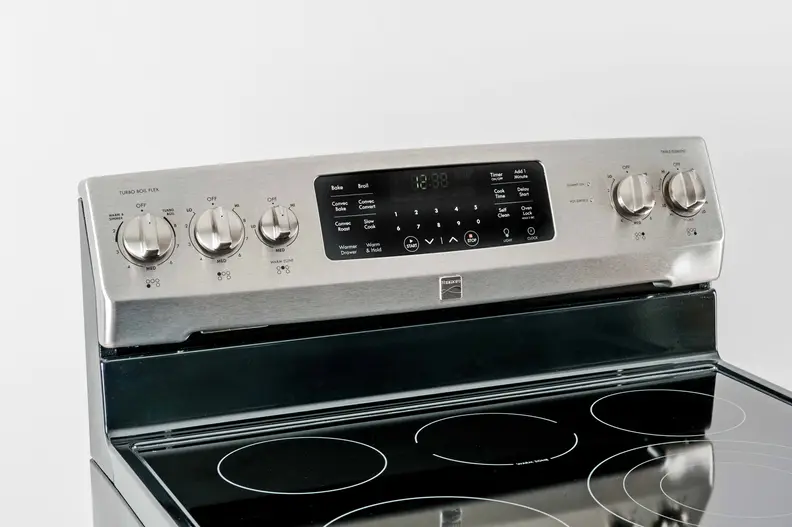 Rangetop and oven controls are found on the backsplash, so be careful when you adjust them during cooking.