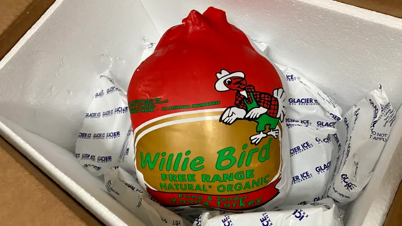 My turkey arrived perfectly cold thanks to an abundance of ice gel packs.