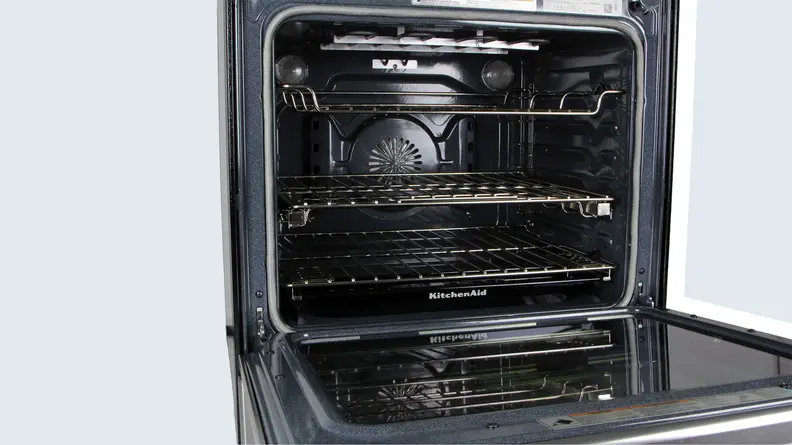 The oven cavity of the KitchenAid KSDB900ESS.
