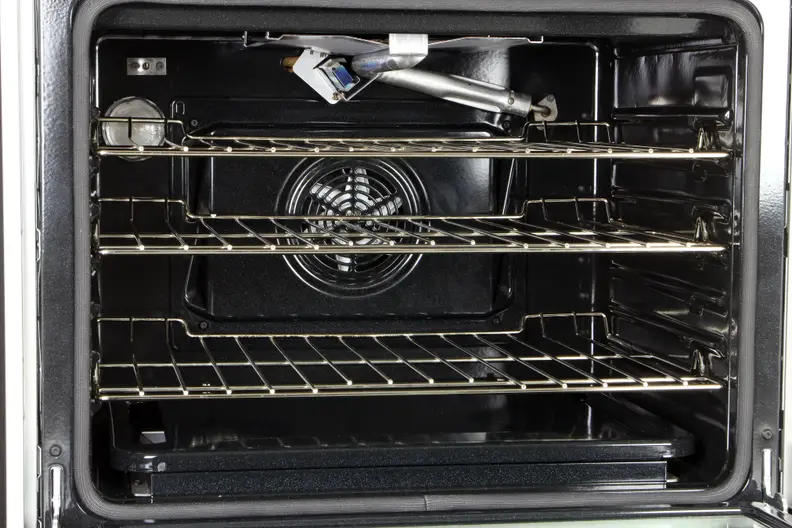The 4.3-cu.-ft. oven cavity isn't the largest we've seen, but it should be able to handle most dishes.