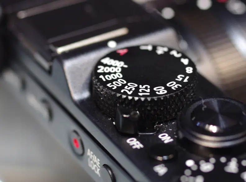 The LX100 uses dedicated shutter speed, aperture, and exposure compensation dials for controlling exposure.