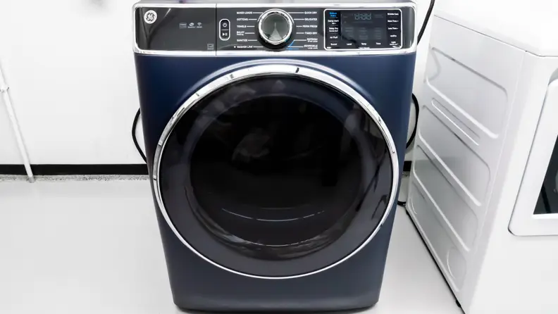 A shot of the exterior of the GE GFD85ESPNRS dryer.