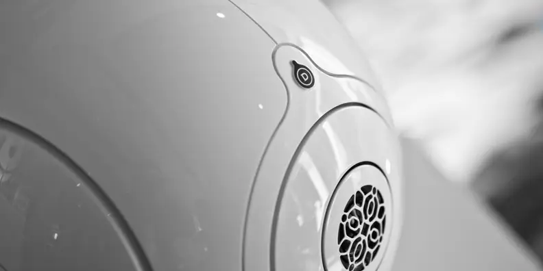 A photo of the Devialet Phantom's front.