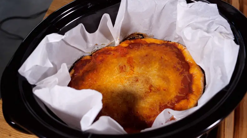 How to make slow cooker pizza