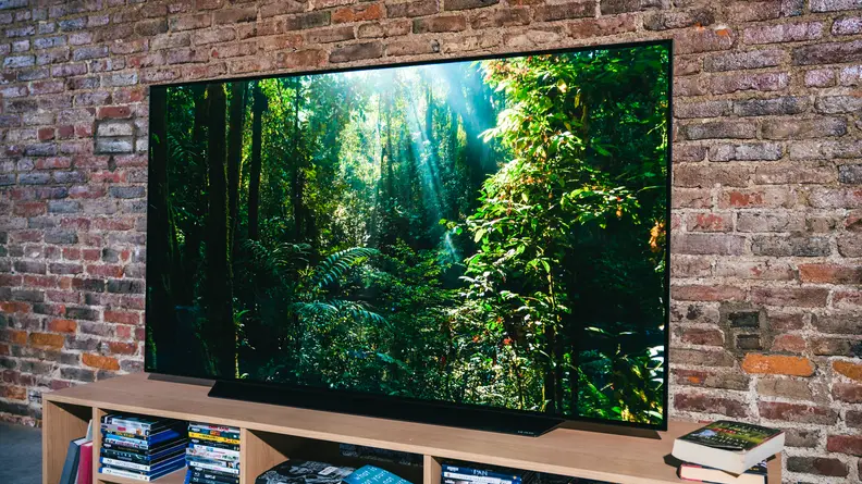 LG CX series OLED brightness