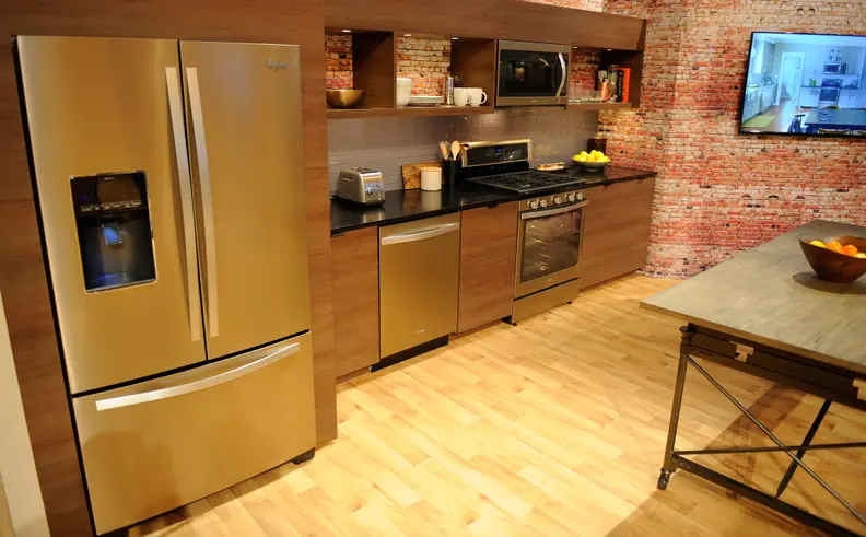 We got hands on time with Whirlpool's Sunset Bronze kitchen suite at CES 2015.