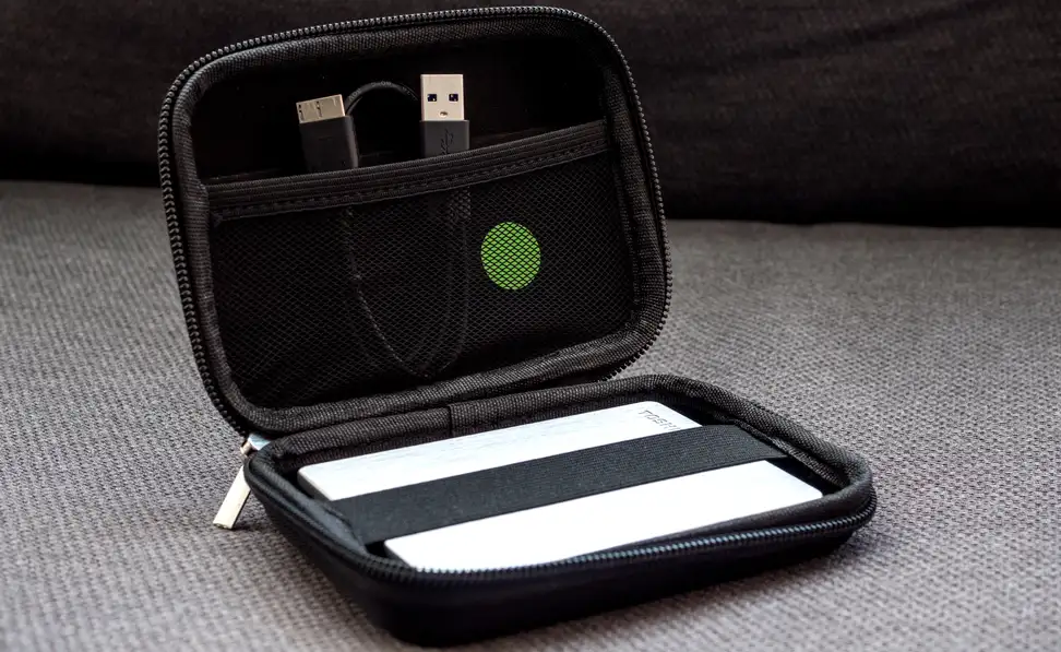 The Toshiba Canvio Slim II hard drive and Case Logic QHDC-101 hard drive case
