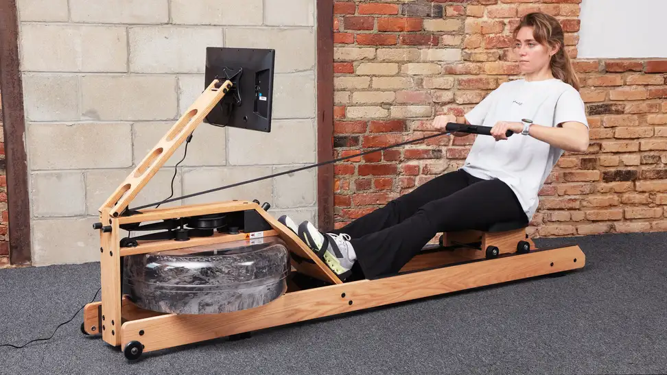Woman using the Ergata Lite