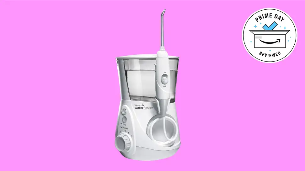 An image of a white Waterpik Aquarius.
