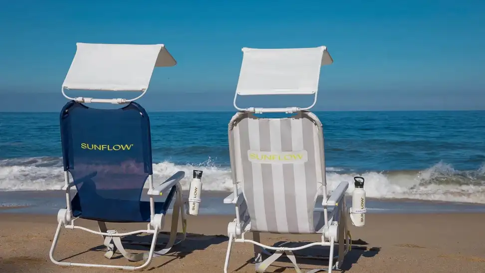 2 sunflow beach chairs