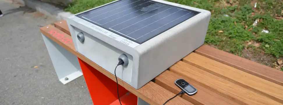 The Soofa solar-powered charging bench.