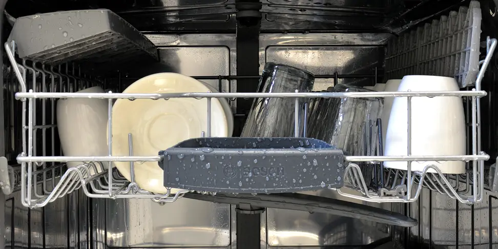 Bosch SHS5AV55UC top rack loaded with wet dishes