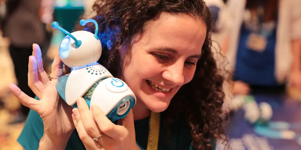 An excited CES attendee absolutely loves the Code-a-Pillar
