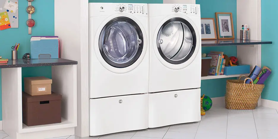 Electrolux EIGD50LIW 8-cu.-ft. Gas Dryer