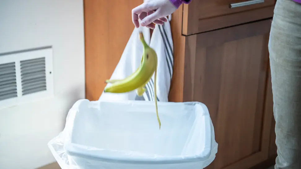 Trash can
