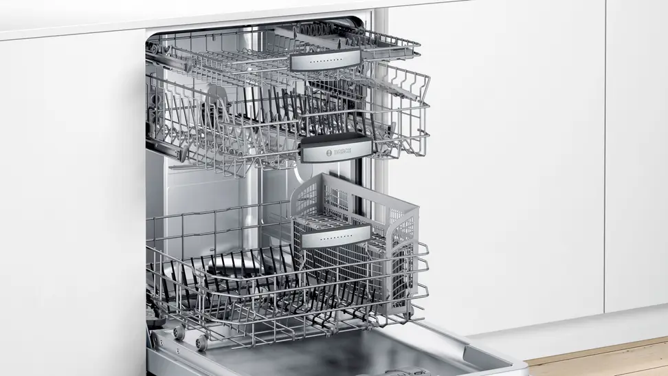 The Bosch SHMP88Z75N offers excellent stain removal and drying