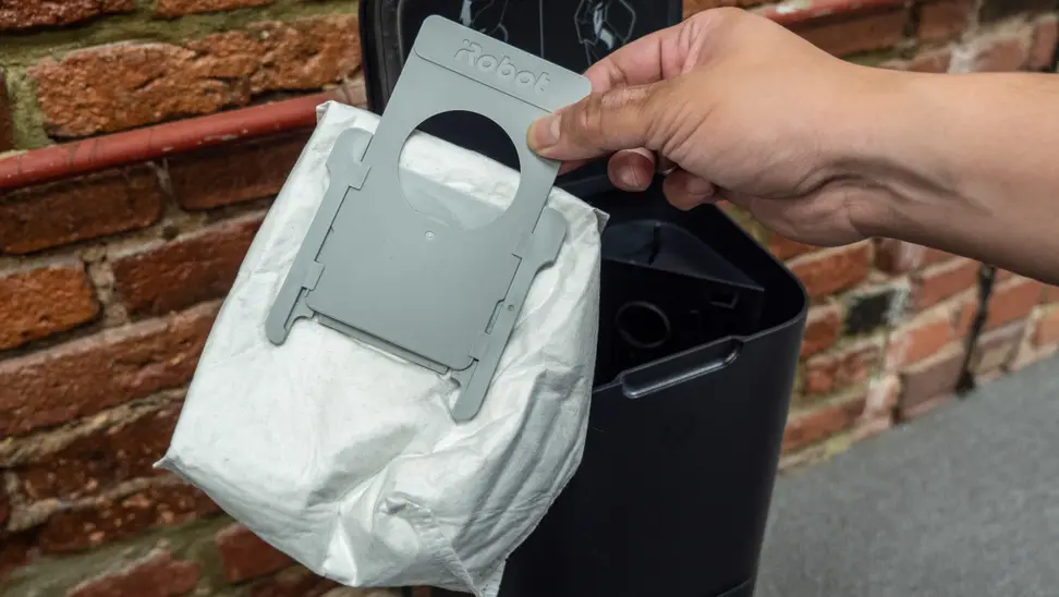 The iRobot i3+'s self-sealing bag