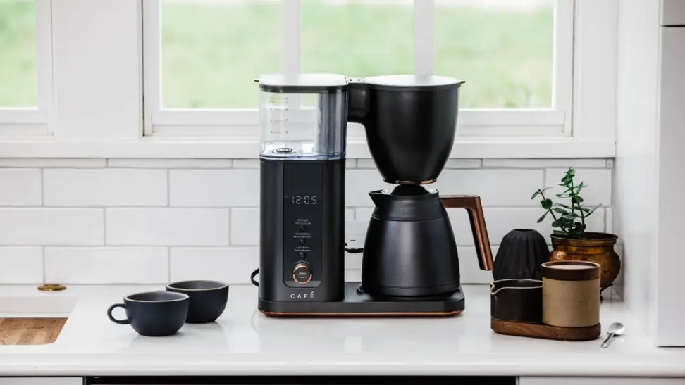 The new GE countertop appliances include coffee makers, toasters, and toaster ovens.