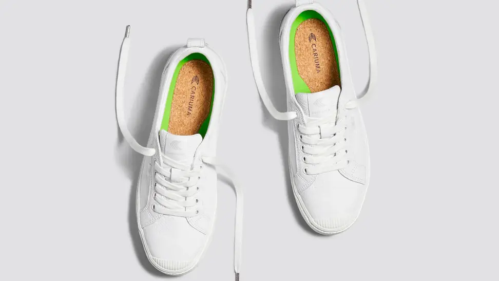 Cariuma sneakers: White leather restock - Reviewed display picture 1