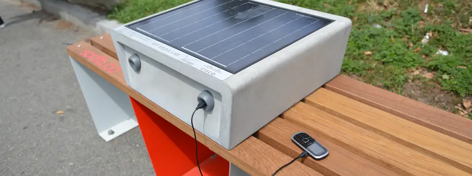 The Soofa solar-powered charging bench.