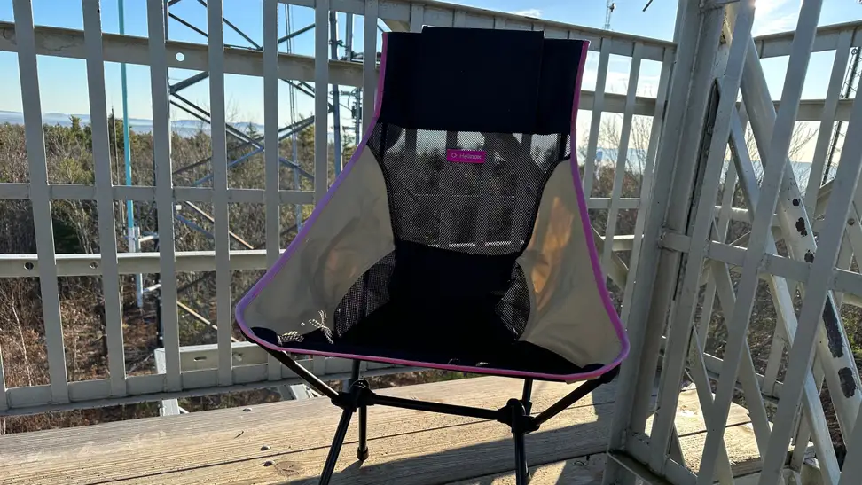 るーるるる Helinox Tac. Chair Two The Helinox Chair Two is both compact and comfortable. - Reviewed